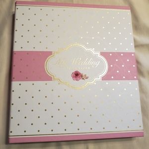 NWOT WEDDING PLANNER